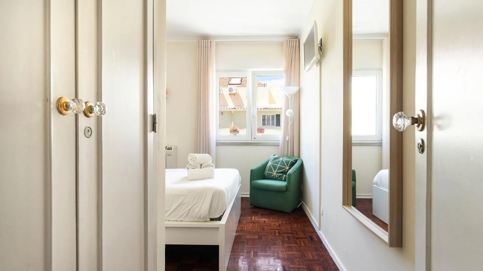 Nesha Lucky Nr. 23 Hotel Lisbon Guest house