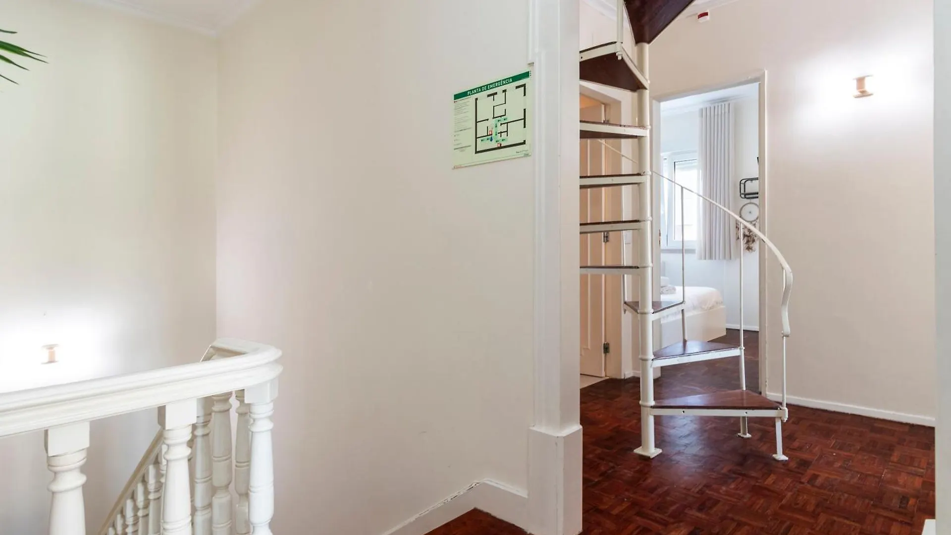 Nesha Lucky Nr. 23 Hotel Lisbon Guest house