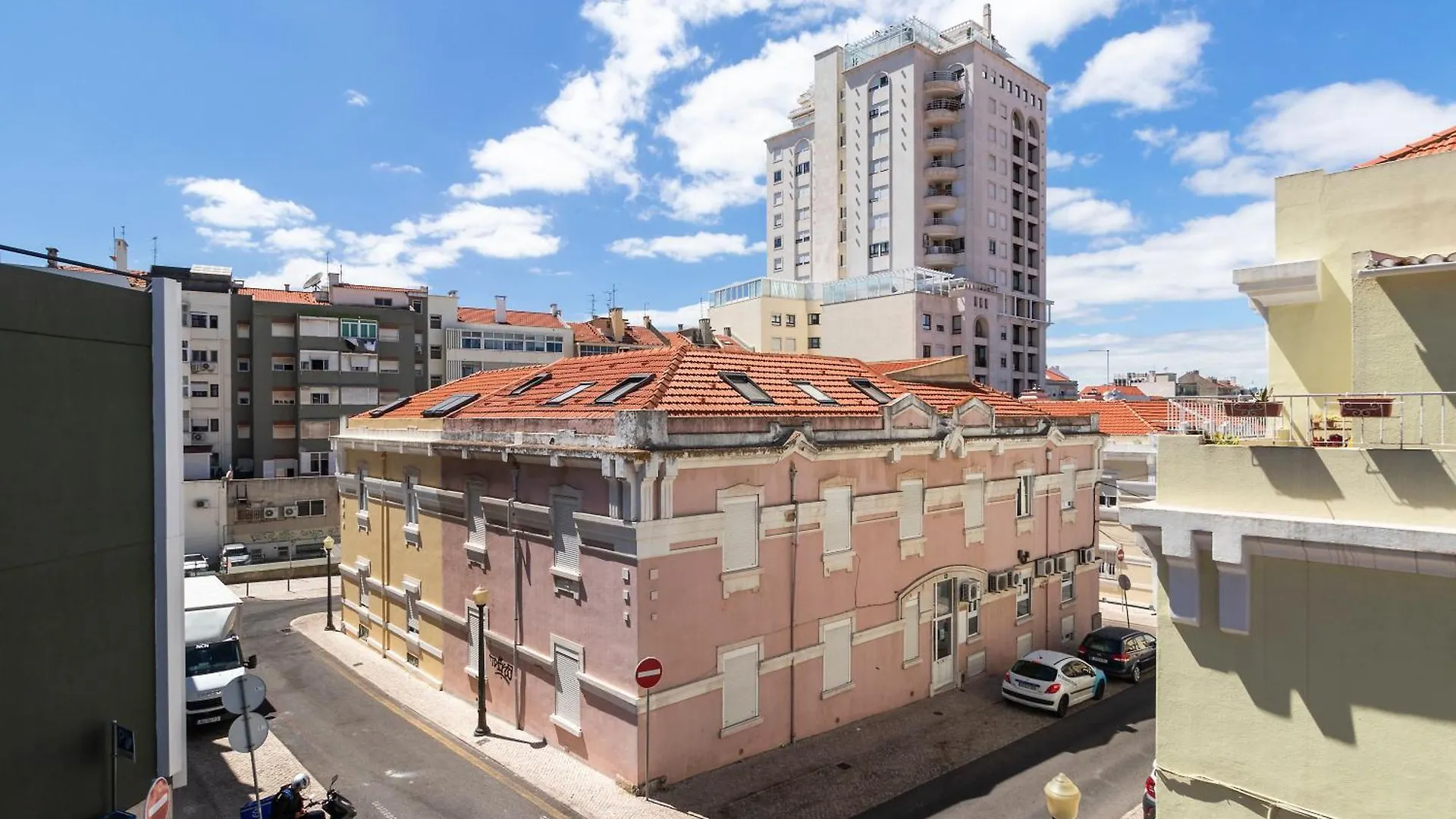 Nesha Lucky Nr. 23 Hotel Lisbon Guest house